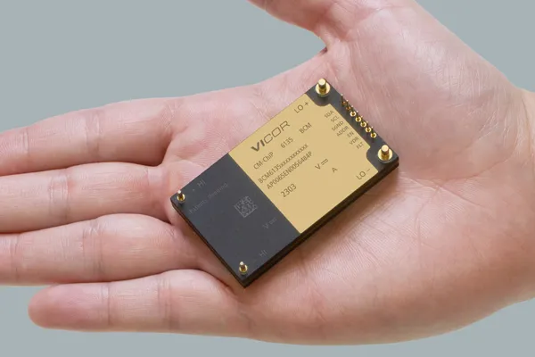 图 6：BCM6135 是一款双向固定比率 DC-DC 转换器.png