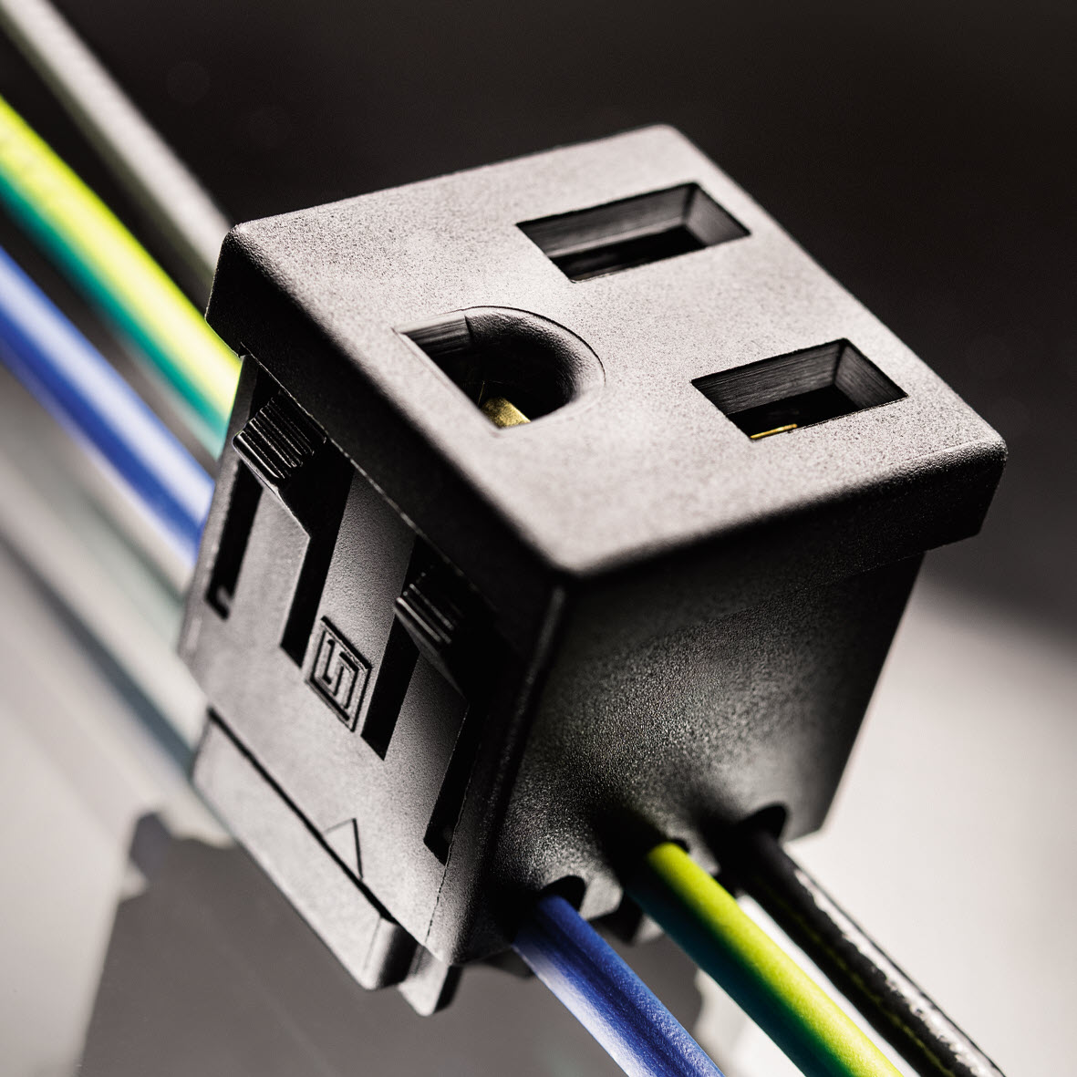 NEMA NR010 crosswires PR.JPG