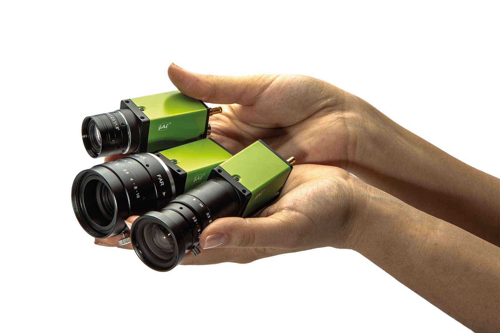 JAI003. GOX-Three-cameras-in-two-hands_(PR).jpg