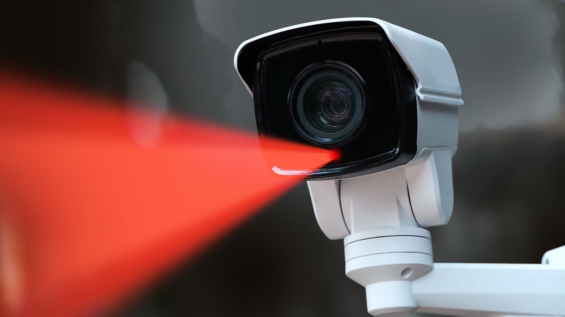 1730948438209879.jpg IR:6 技术同样适用于闭路电视监控(CCTV)系统应用.jpg