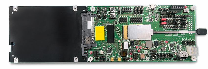 1744163256593947.jpg KIOXIA_BROADBAND_OPTICAL_SSD_PCIe5_250408.jpg