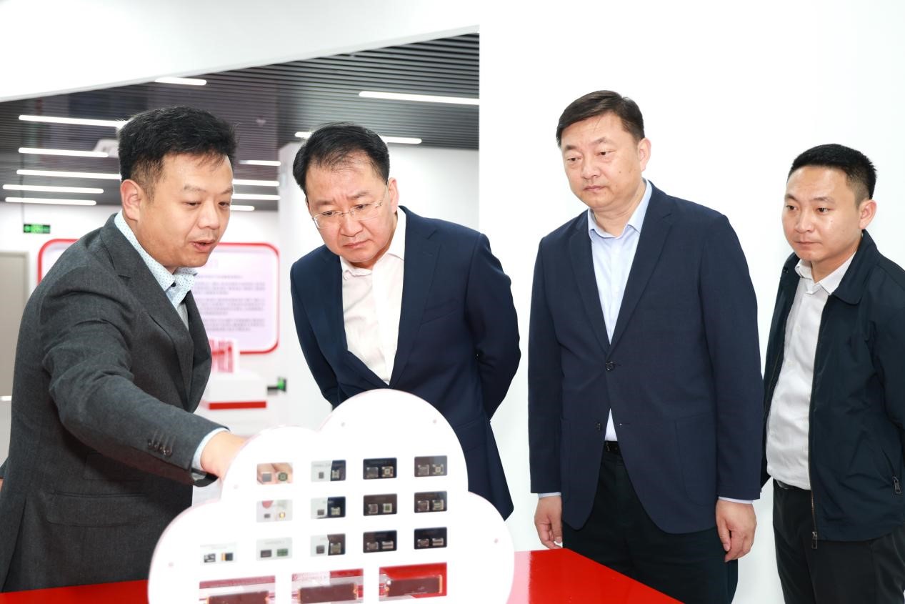 1747639766422913.jpg 3.jpg