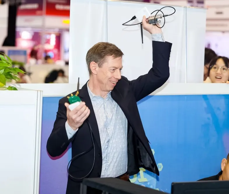 1758532556162017.png 2.png